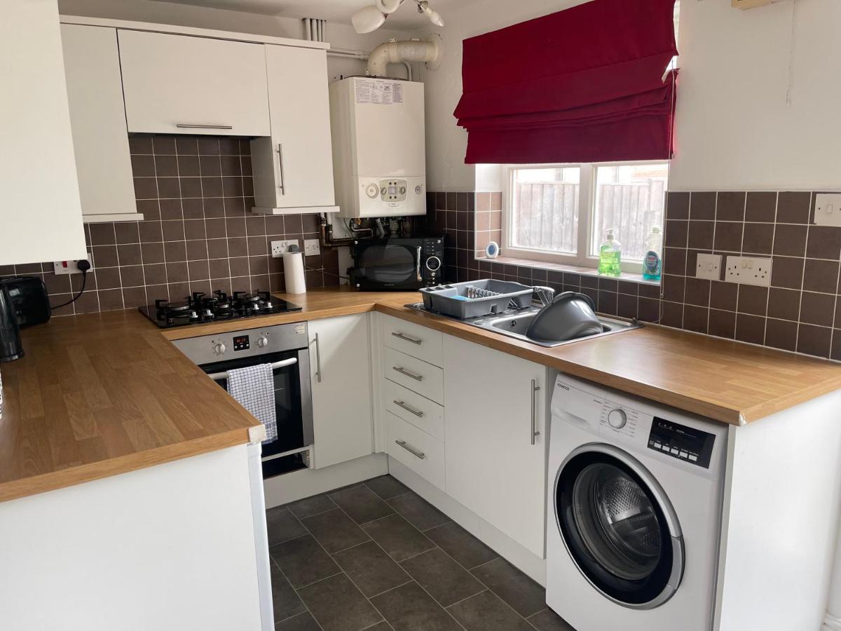 House Number 12 Sleeps Up To 4 With Smart Tvs In Every Room Wellington  Exterior foto