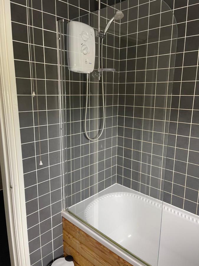 House Number 12 Sleeps Up To 4 With Smart Tvs In Every Room Wellington  Exterior foto