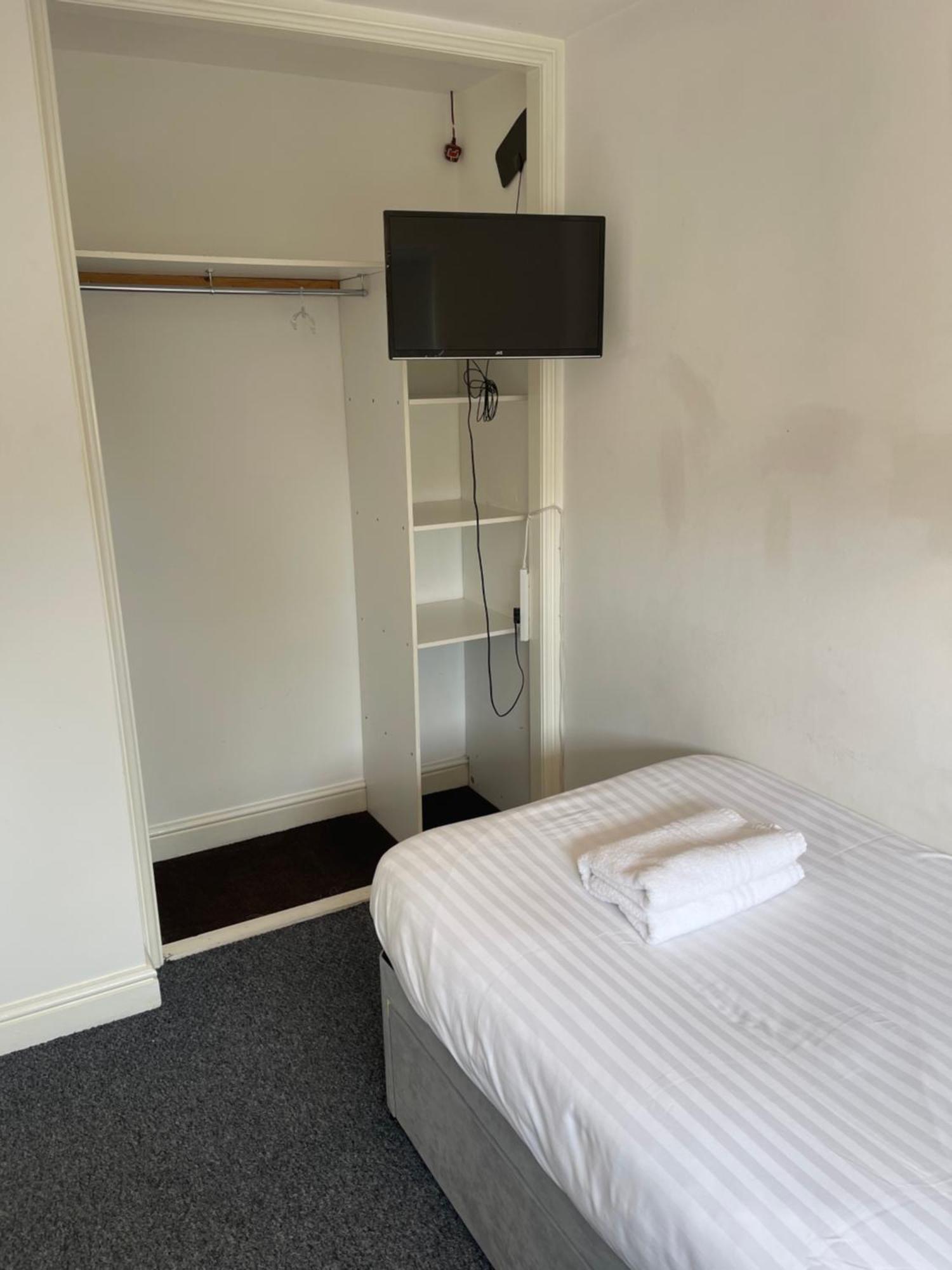 House Number 12 Sleeps Up To 4 With Smart Tvs In Every Room Wellington  Exterior foto